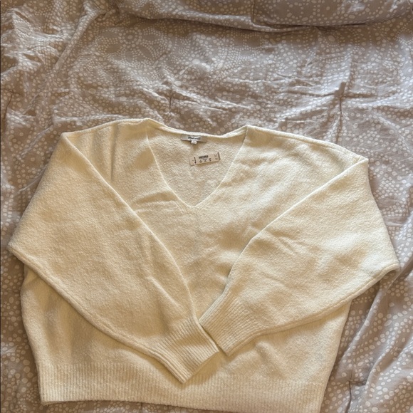 Madewell V-Neck Sweater. Brand new. - Picture 5 of 6